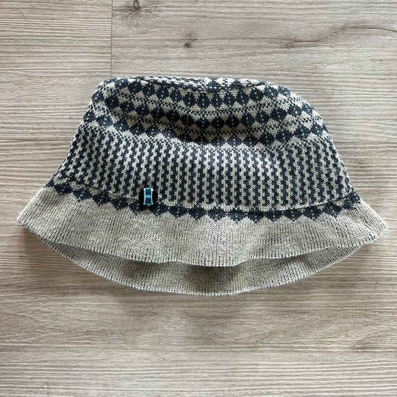 Livity Outernational Buckethat - Picture 1 of 4